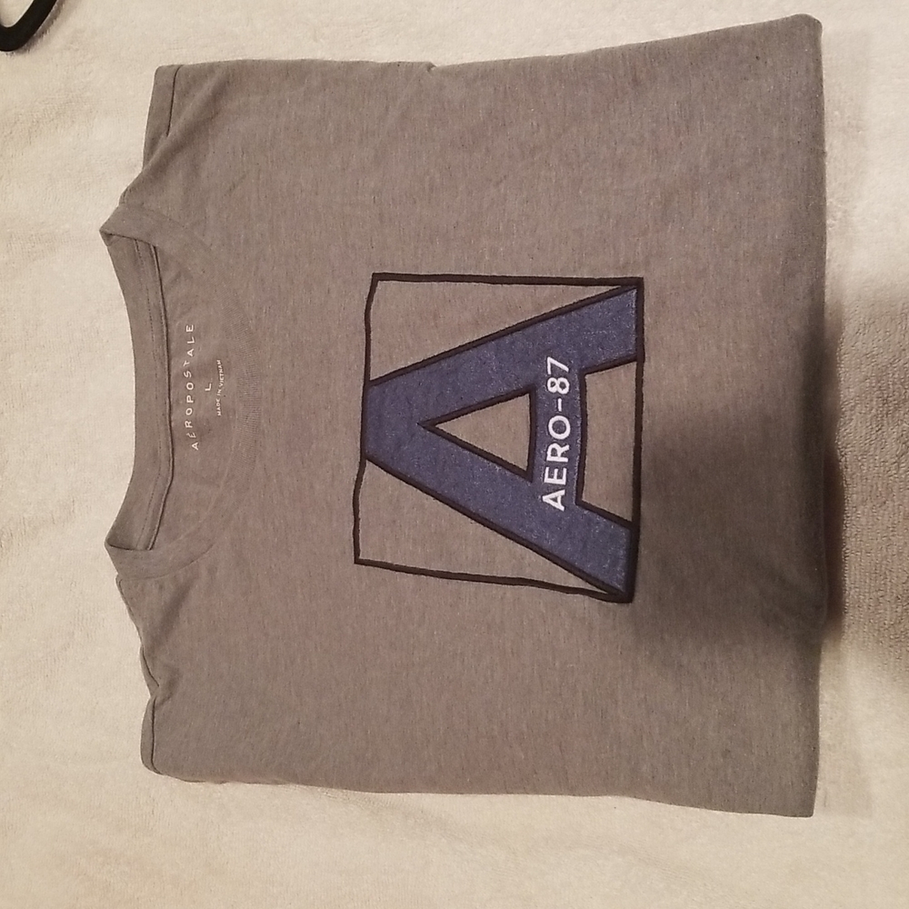 Aeropostale- T-Shirt